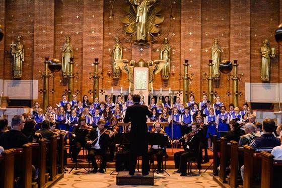 obrázek: Kühnův dětský v neděli v Polné