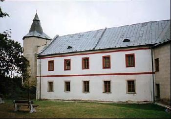 Květiny ovládly zámek v Žirovnici