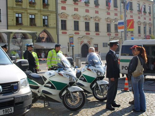 /uws_images/firmy/083199/clanky/letiste-hencov-predstavi-hasice-policisty-a-zdravotniky/000001_h.JPG