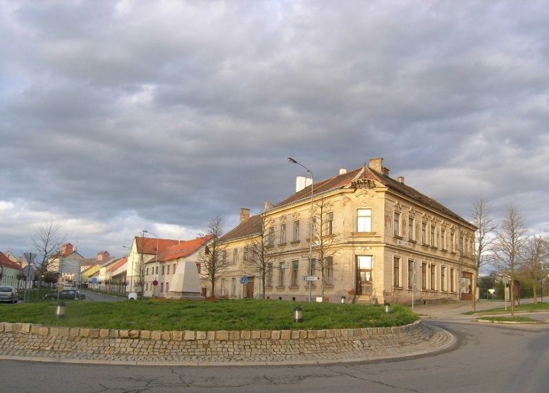 Lidé v Telči nesouhlasí s demolicí secesního domu