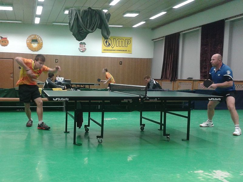 obrázek: Ligoví stolní tenisté na padesát procent