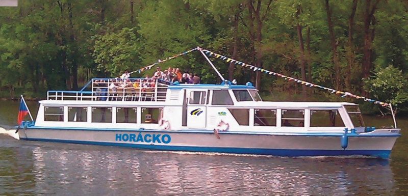 Loď Horácko je od pondělí na hladině Dalešické přehrady