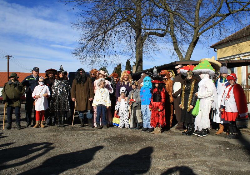 Masopustní obchůzku v Příložanech na Třebíčsku