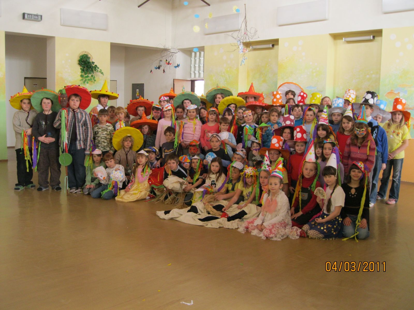 Masopustní rej v Dolní Rožínce byl tentokrát "kloboukový"