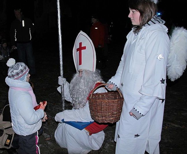 obrázek: Mikuláš v Ledči naděloval na hradě i v hotelu