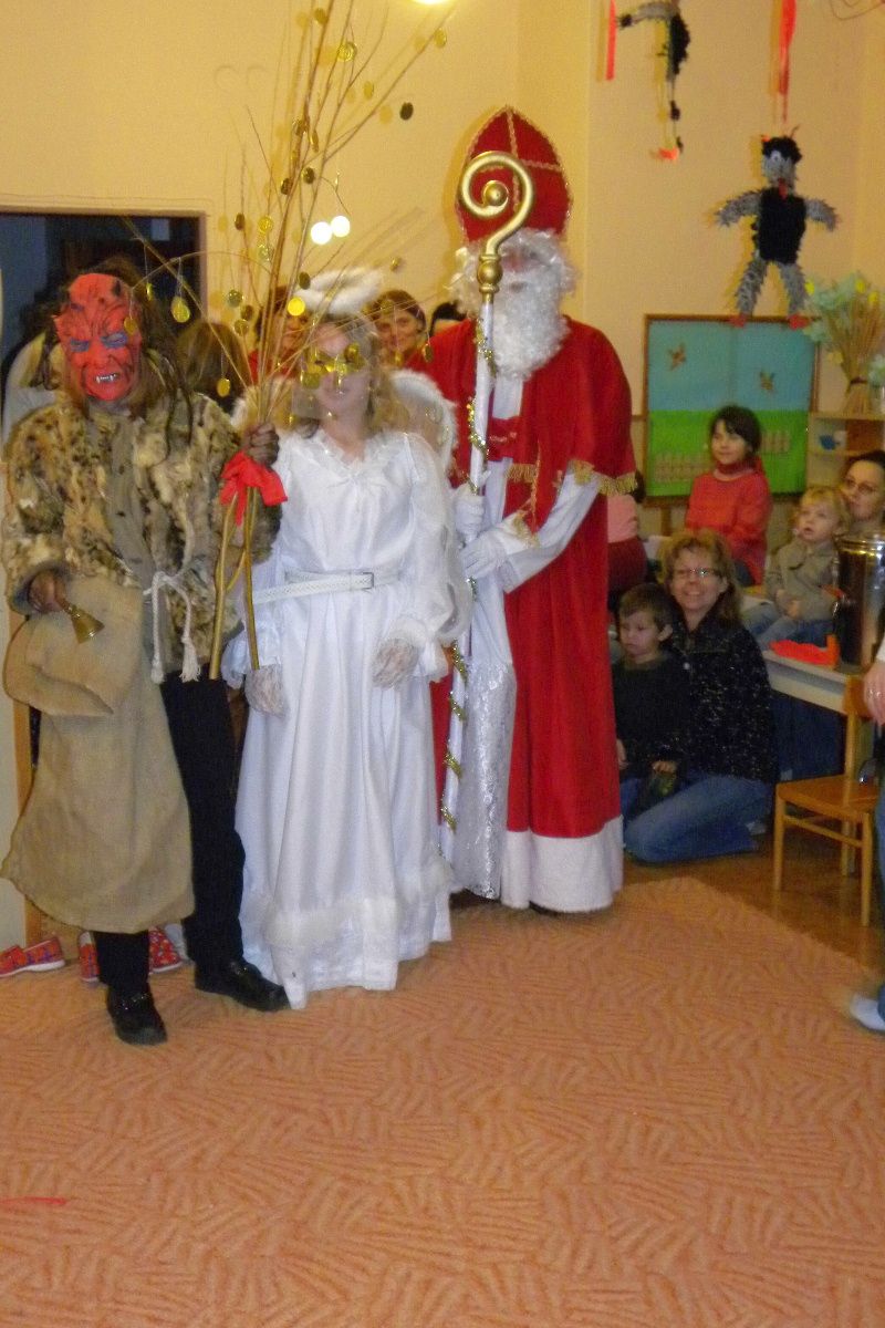 obrázek: Mikulášské nadělování v Rozsochatci