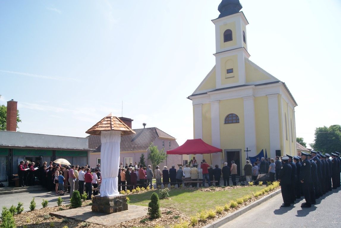 Mladoňovice slavily odhalení sochy svatého Floriana