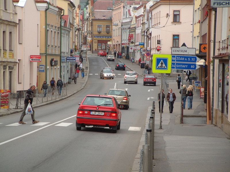 obrázek: Muž v Brodě vypadl z okna, případ šetří policie