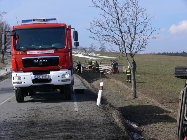Na Jihlavsku havarovalo auto s dvěma stovkami prasat