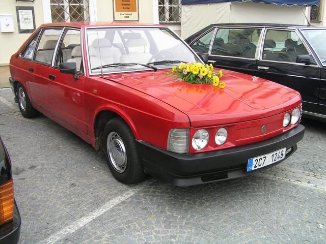 /uws_images/firmy/083199/clanky/na-moravske-svatbe-s-tatrovkami-v-mladonovicich/000001_h.jpg