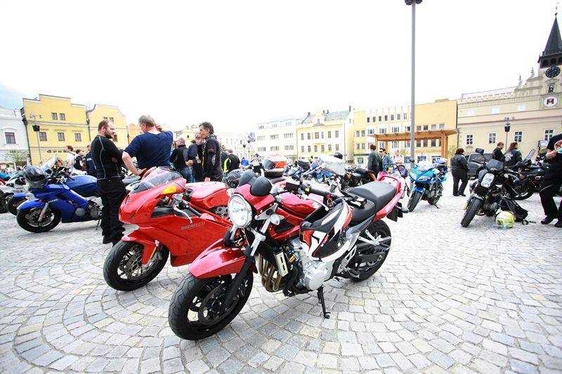 Na šedesát motorkářů se sjelo do Havlíčkova Brodu