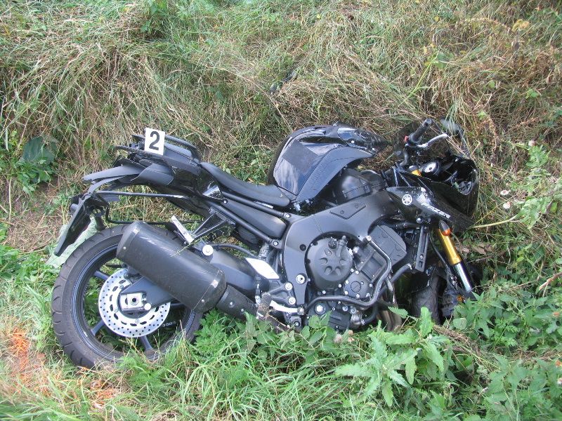 Na Třebíčsku zemřel motorkář po střetu s nákladním autem