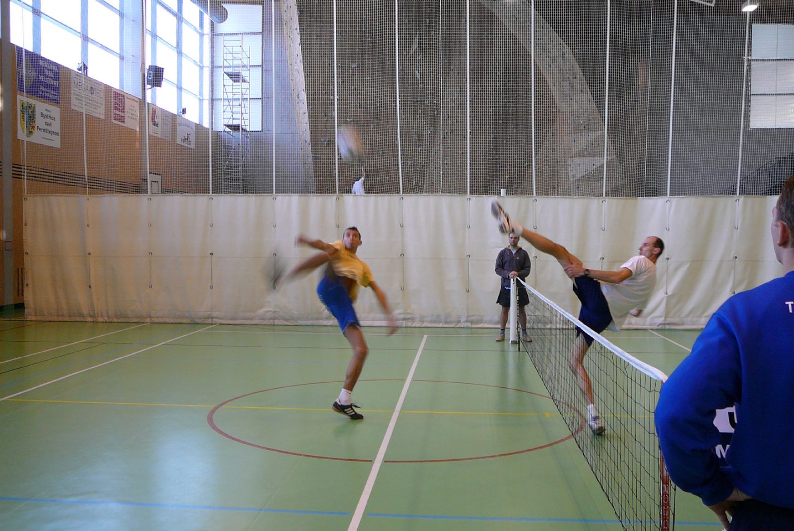 Na vánoční nohejbalový turnaj dorazili do Bystřice i Slováci