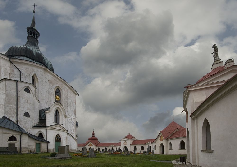 obrázek: Na Zelené hoře mizí okapové svody. Mění se režim přístupu do areálu