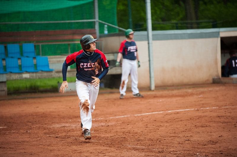 obrázek: Najděte softbalový míč a vyrazte na ME zadarmo