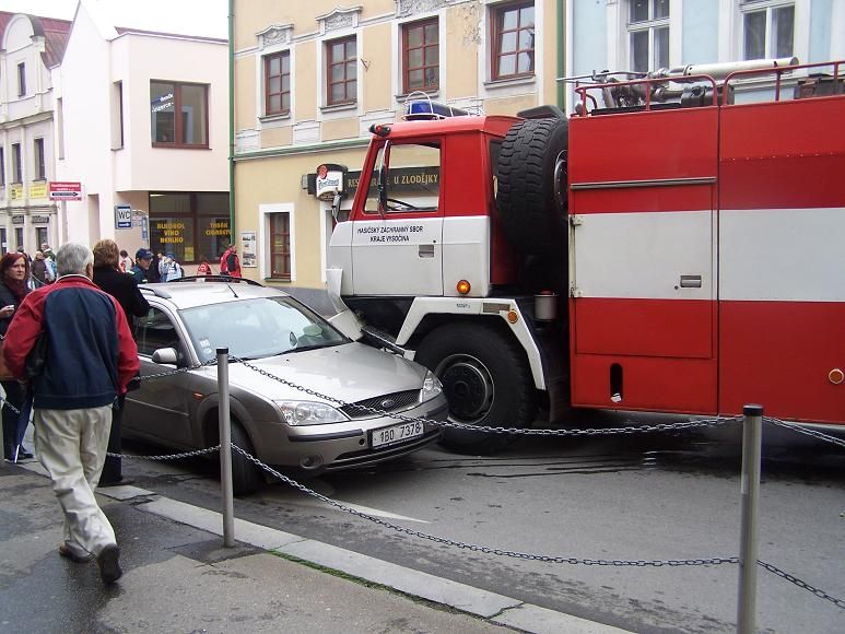 Nehoda v Dolní ulici v Brodě