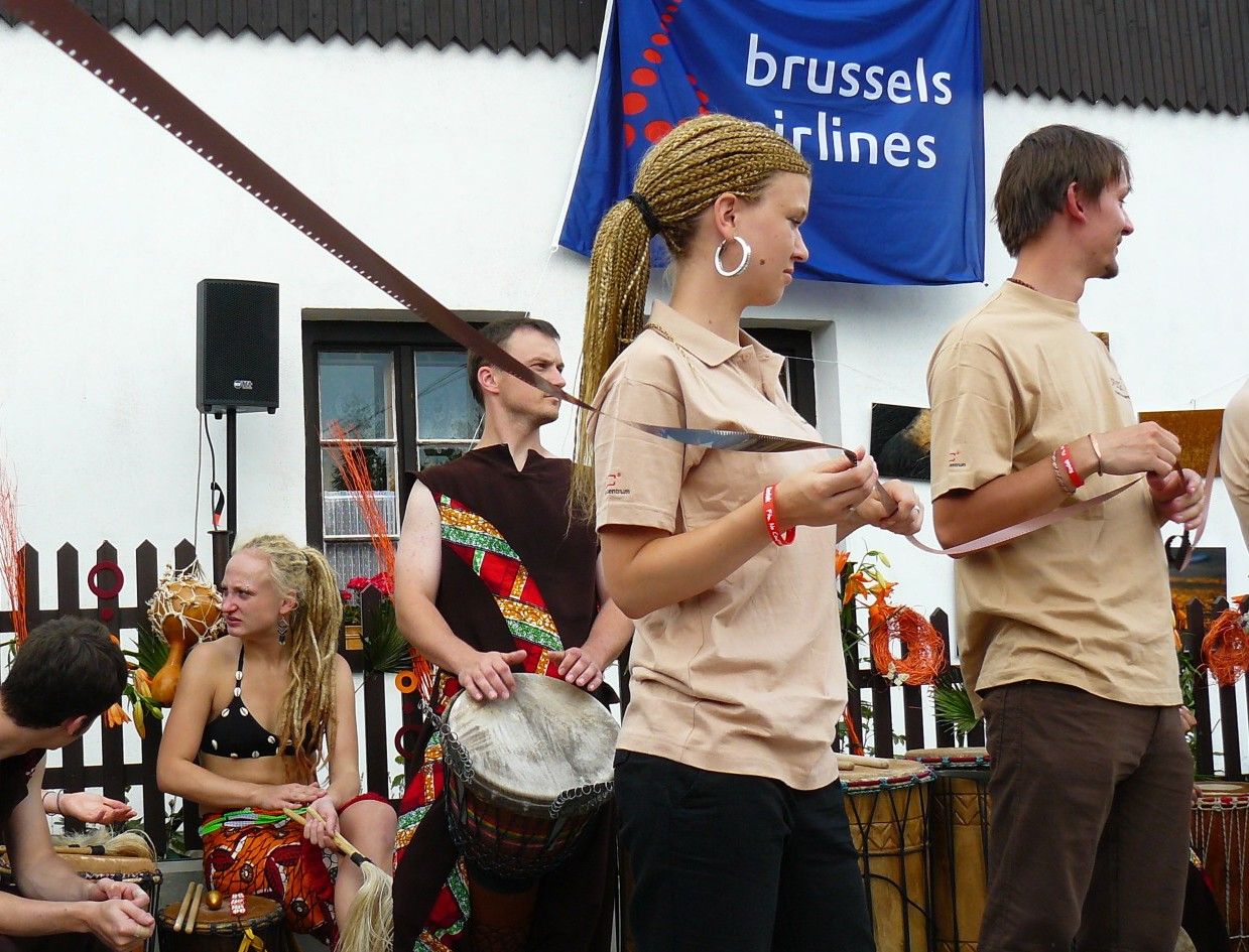 Nejmenší náměstí slavilo v africkém stylu