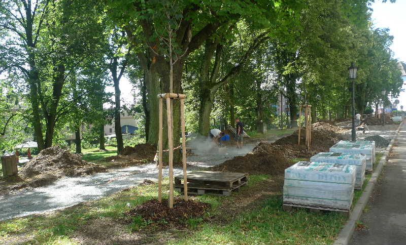 Nemocniční park v Brodě mění svou tvář