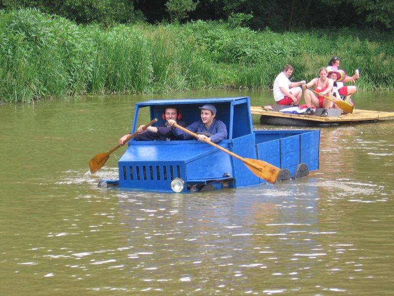 Netradiční rej plavidel na Sázavě
