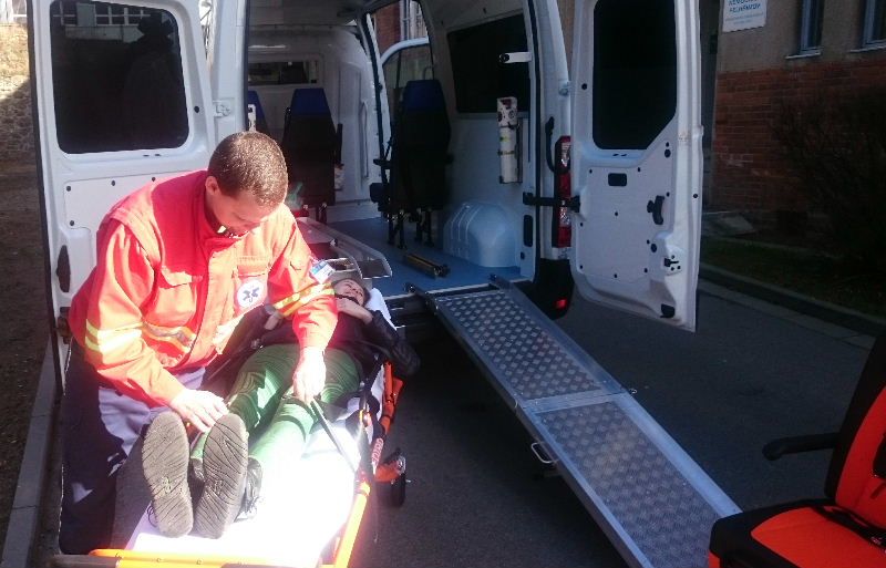 Nová sanitka slouží v pelhřimovské nemocnici