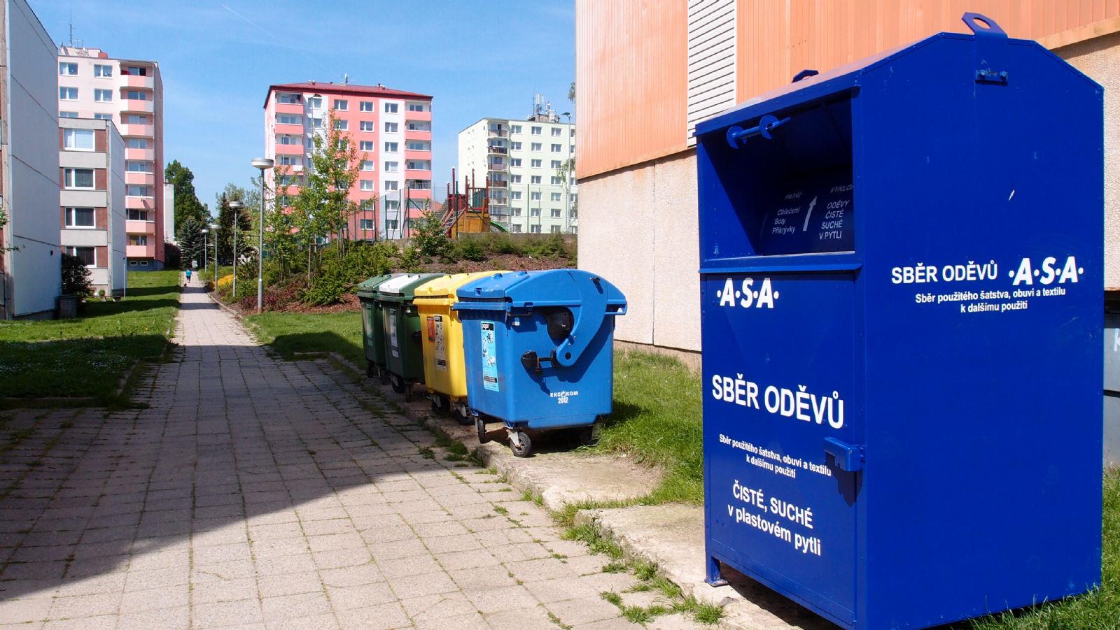 Nová služba občanům Třeště - sběr použitého textilu