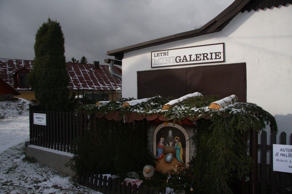 Nová vánoční tradice ve Třech Studních: přidejte ovečku do malovaného Betléma