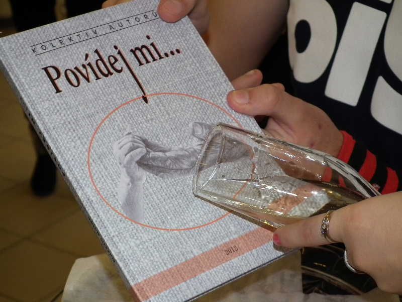 Odstartoval předprodej unikátní knihy Povídej mi...