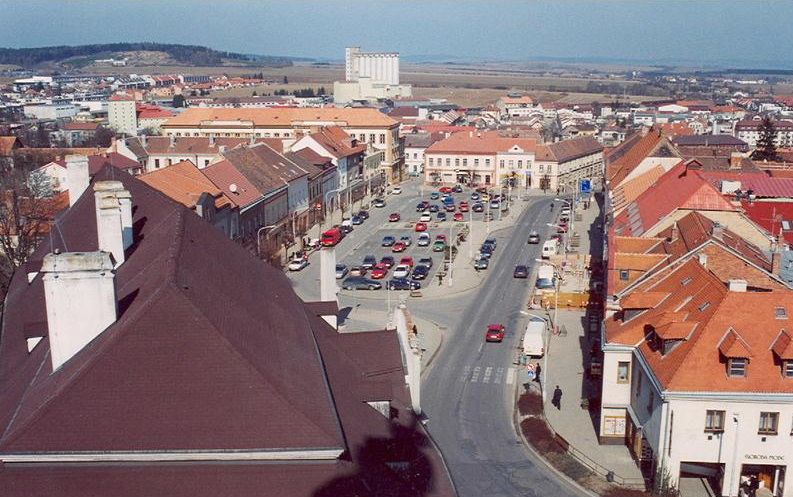 Opilý útočník napadl městské strážníky v Moravských Budějovicích