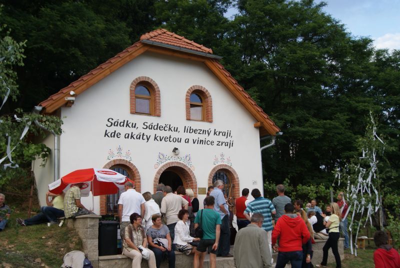 Oslava vína a cimbálu se na Sádku vydařila