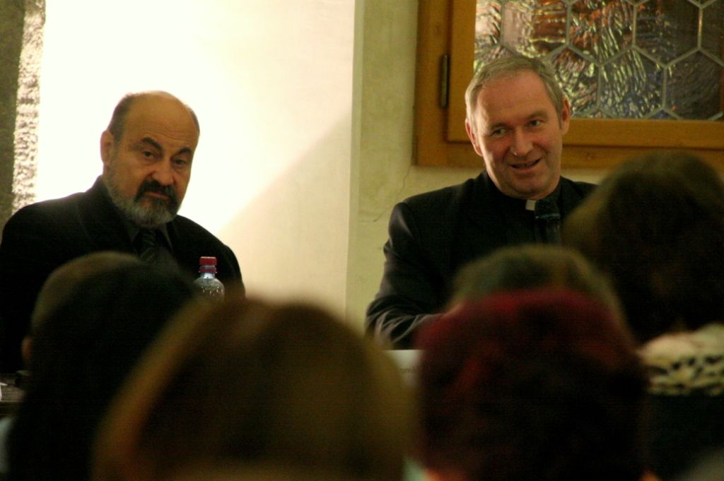 Osobnosti církve přivedly na jihlavskou radnici desítky lidí