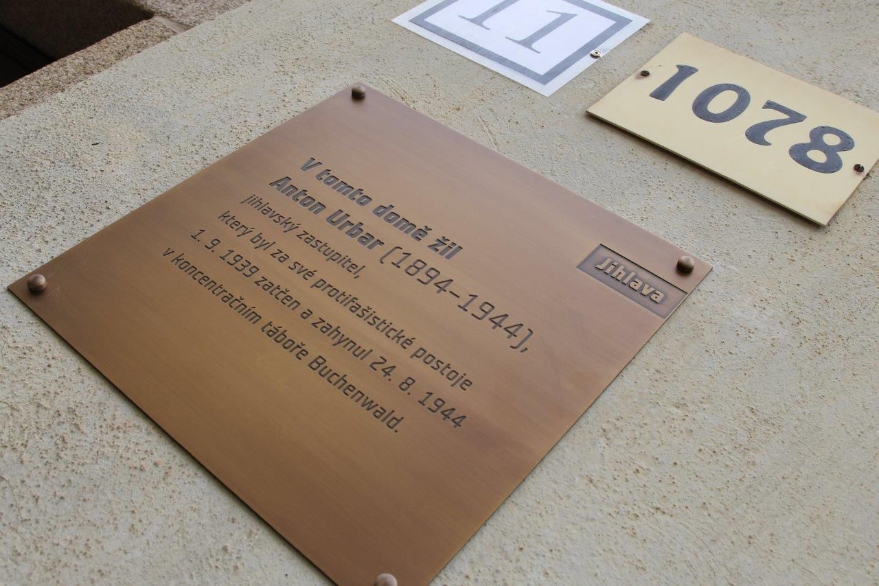 Pamětní deska odpůrci fašismu v Jihlavě