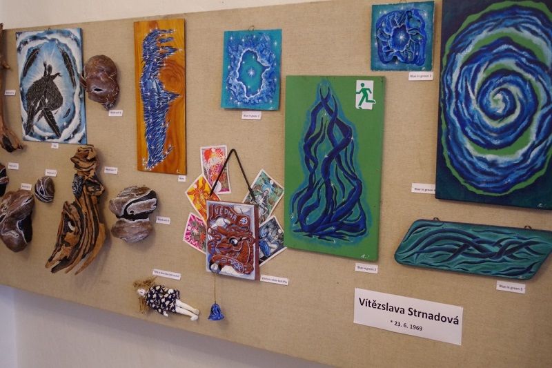 obrázek: Pět Strnadů na výstavě v Moravských Budějovicích