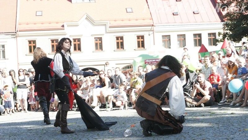 Pivní odpoledne v Chotěboři i se šermíři