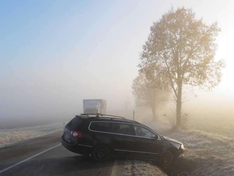 Policisté pátrají po řidiči a svědcích nehody
