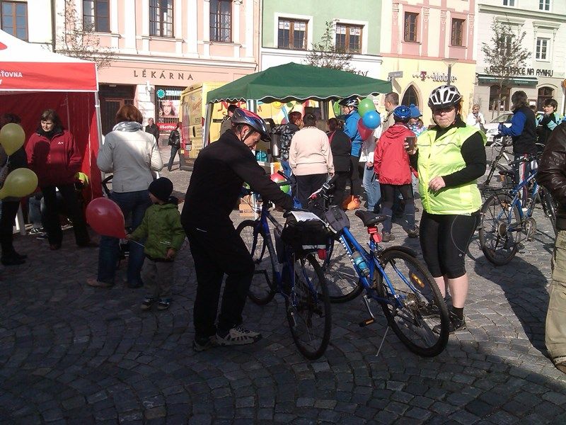 Poslední letošní cyklovyjížďka vedla po hradech a tvrzích