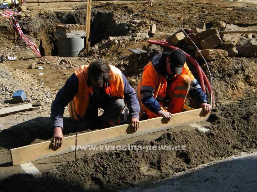 Práce na Havlíčkově náměstí v Brodě postupují