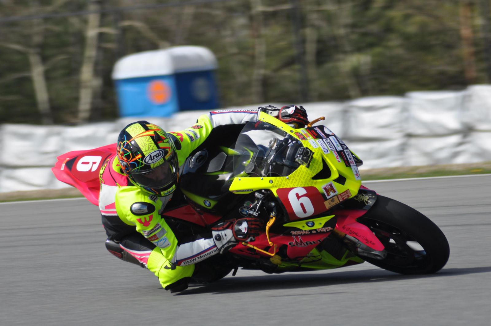 obrázek: Prášek na prvních závodech zlatý a stříbrný