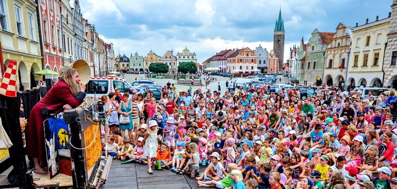 Prázdniny v Telči lákají na Horáčka a Divadlo Sklep