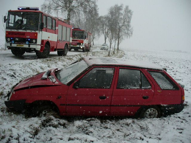 Příchod zimy potrápil řidiče