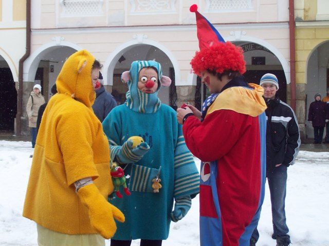 Průvod masek roztancoval Telč