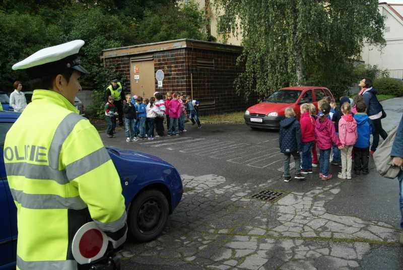 Prvňáčci na přechodech v Třebíči