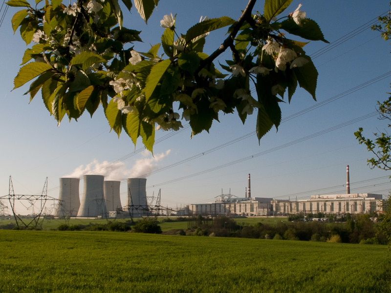 obrázek: První reaktorový blok Jaderné elektrárny Dukovany slaví