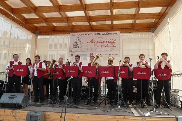 obrázek: První ročník festivalu Dechových hudeb zaplnil Havlíčkovo náměstí v Brodě