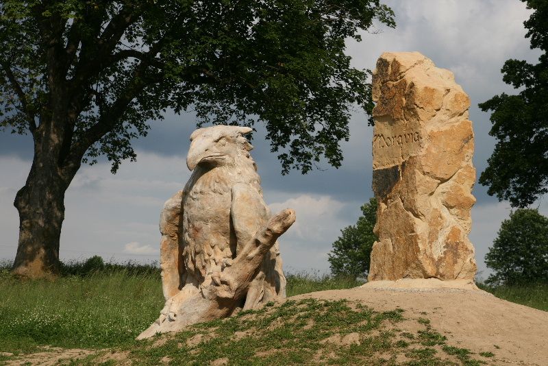 Putování za sochami Michala Olšiaka
