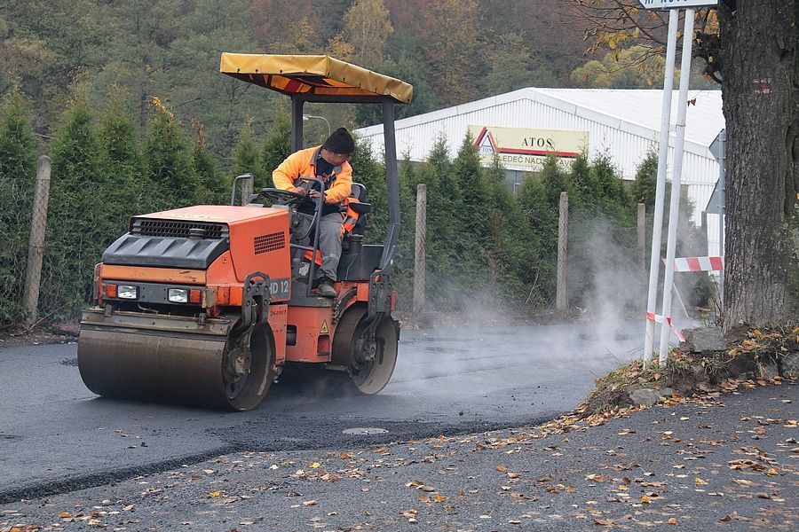 Rekonstrukce Nádražní ulice v Ledči nad Sázavou pokračuje