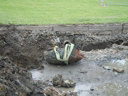 Rekonstrukce Žďárské ulici ve Ždírci odhalila bombu