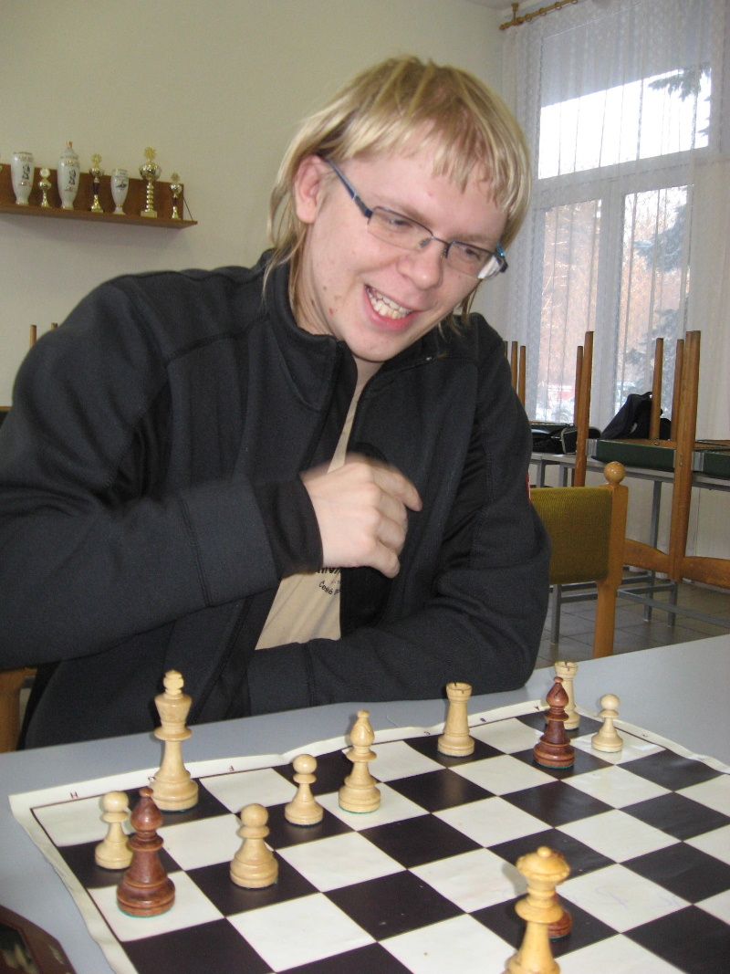 Šachový turnaj v Brodě se dostal do poloviny