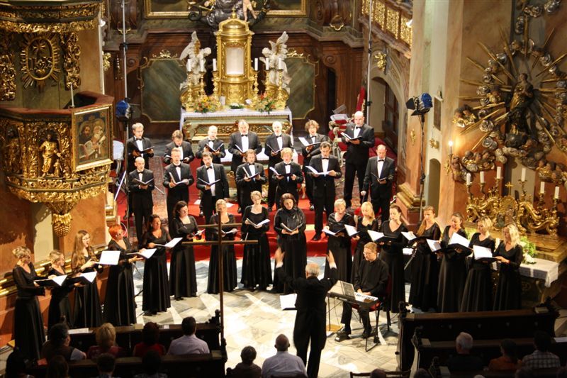 Sborový koncert k životnímu jubileu Petra Fialy