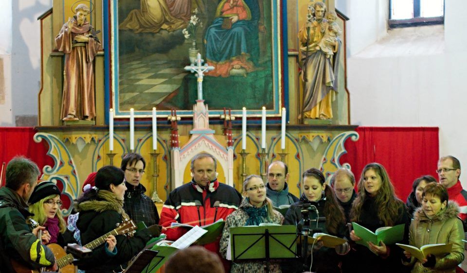 Schola z Vyskytné bude opět letos koncertovat a pomáhat
