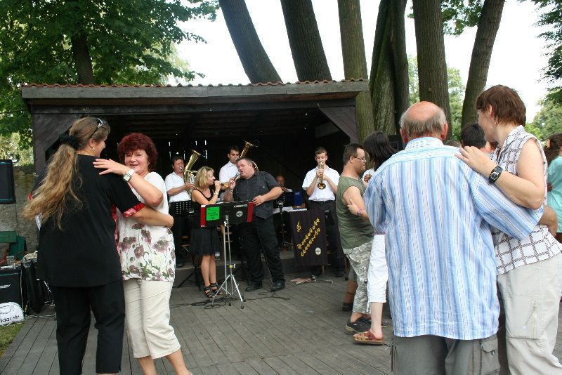 /uws_images/firmy/083199/clanky/seniori-se-setkali-na-zamecke-pouti-v-proseci/000004_h.JPG
